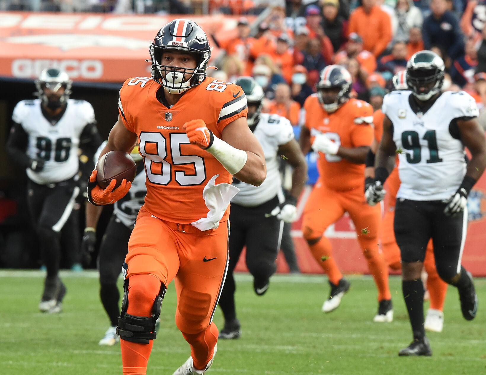 111521k-s-broncos-eagles 18.JPG